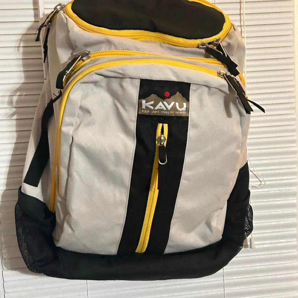 Vtg. Pre-KAVU Black, White, and Yellow Hiking Backpack - Picture 14 of 14